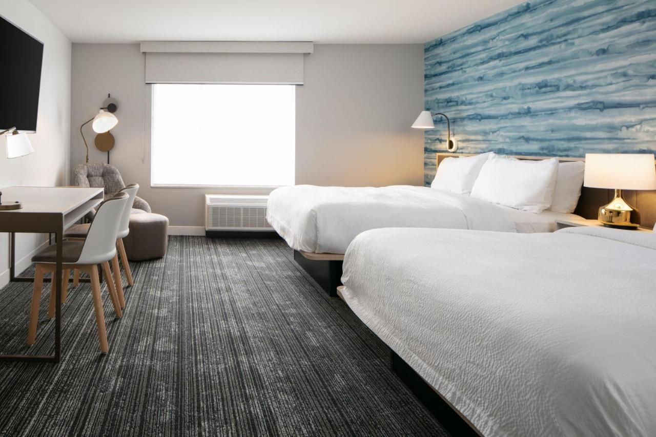 Towneplace Suites By Marriott Oconomowoc Extérieur photo