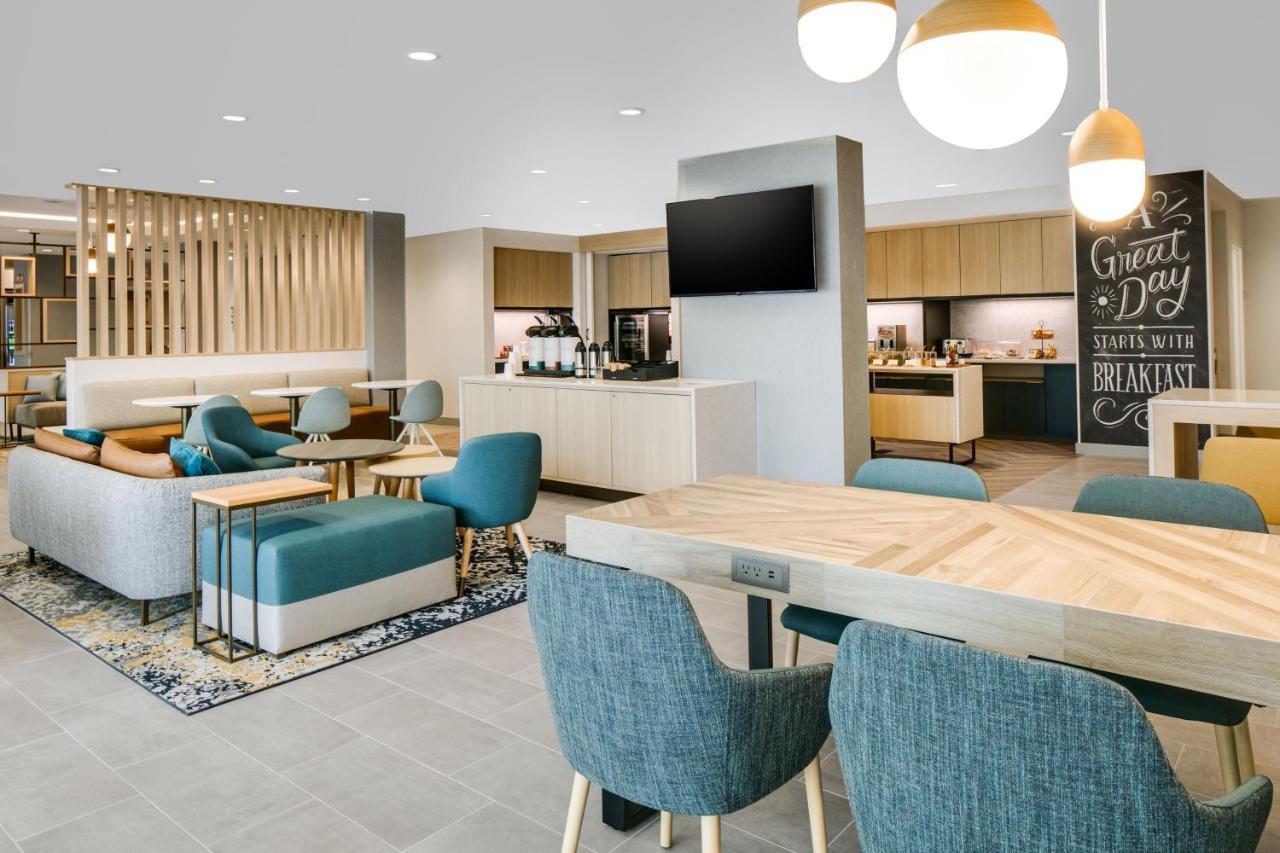 Towneplace Suites By Marriott Oconomowoc Extérieur photo