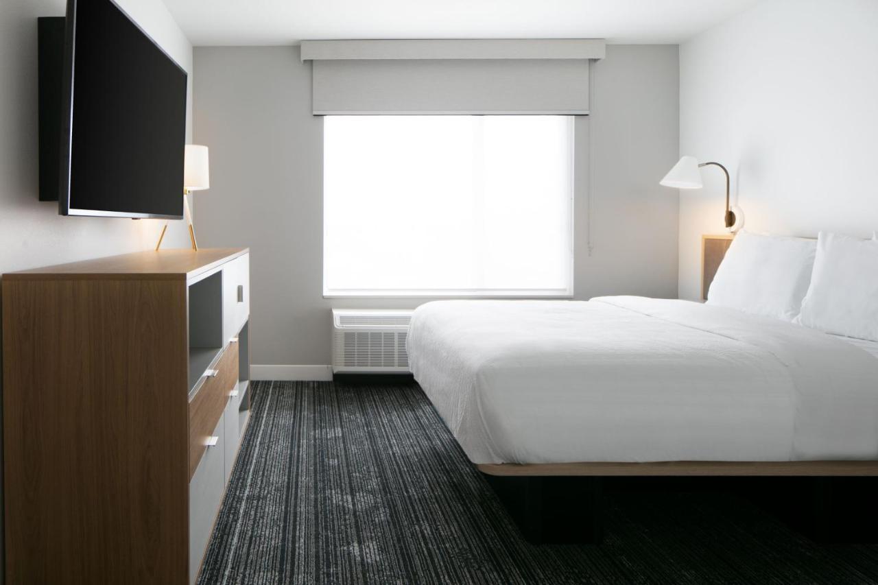 Towneplace Suites By Marriott Oconomowoc Extérieur photo